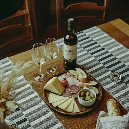 Schneider Living Apartment *